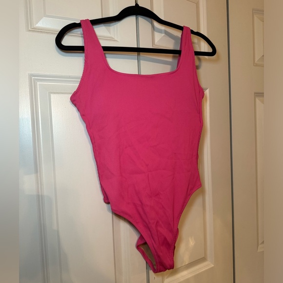 Old navy brand ribbed pink one piece size large - Picture 6 of 6